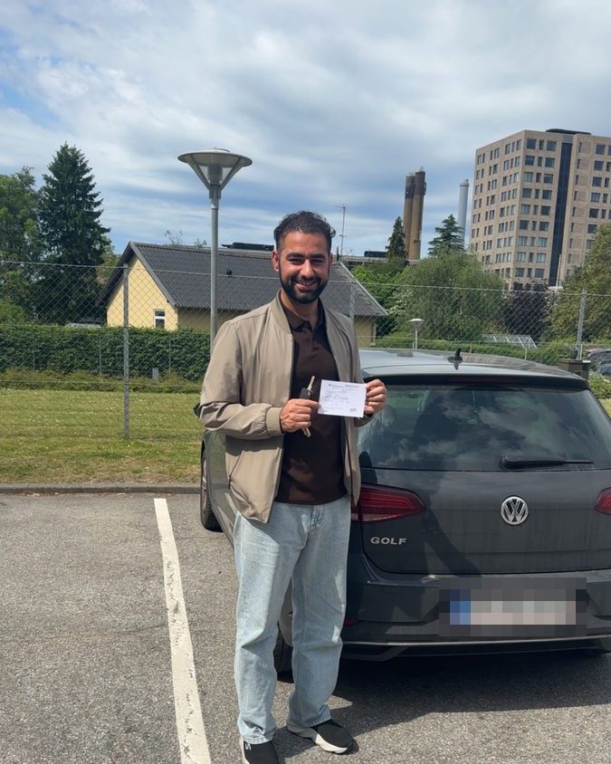 Elev der har bestået kørekort hos Plusdrive